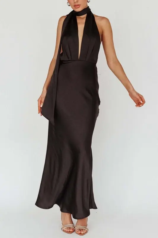 Vestido Midi Halter de Satin Negro