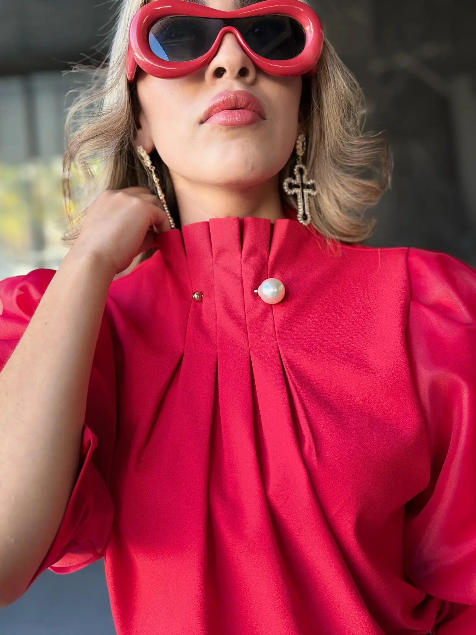 BLUSA ROJA MANGA ABULLONADA