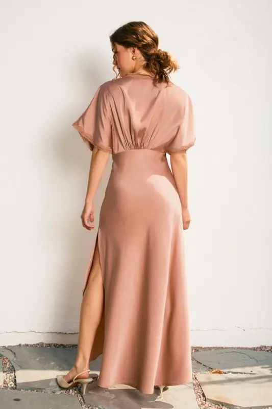 Vestido Rose Gold Midi de Satin