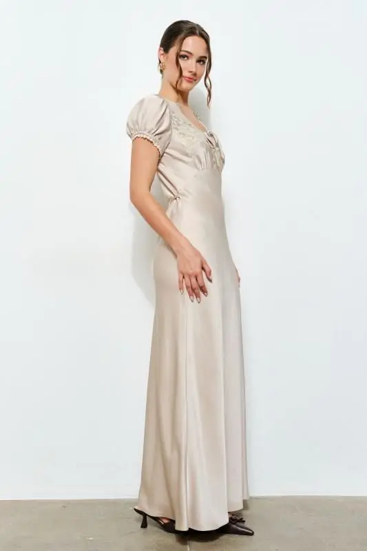 Vestido Largo Beige de Satin