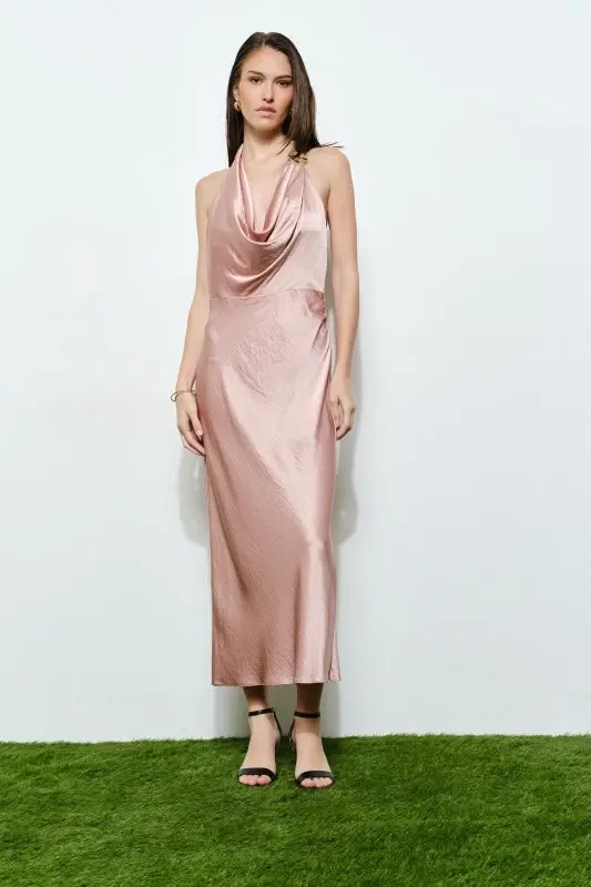 Vestido Halter de Satin Color Rosa Palo