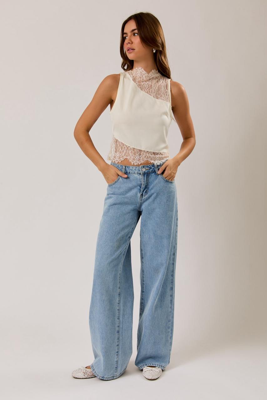 Blusa Satinada con Encaje Color Beige